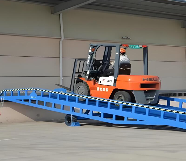金沙移动式卸货平台（叉车用）